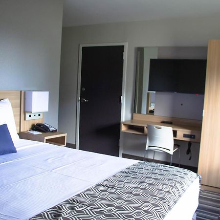 Microtel Inn & Suites By Wyndham Camp Lejeune/Джаксънвил Екстериор снимка